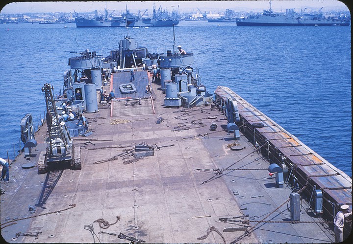 LST 1077
