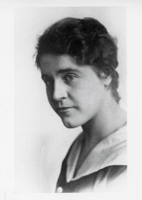 Nell around 1917